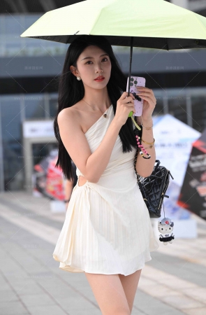 2565-27=55√这样的大白腿真干净 10P