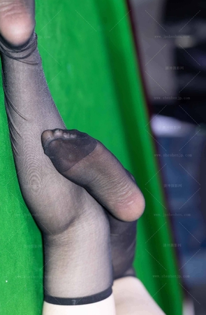 LB245-39P 杭州台球展-网红小模特允恩baby的黑丝脚底板