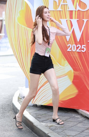 一米八黑色热裤大长腿网红-凯莉 8P