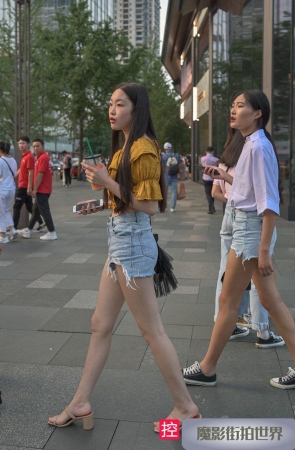 热裤大长腿凉跟美女3A451[574M]