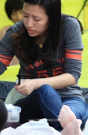 干净无暇短袜美女