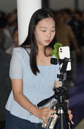 2468-81=60√丝袜小妹～ 8P