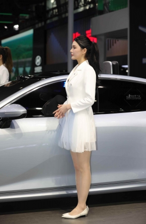 肉 丝长tui车展品牌大使