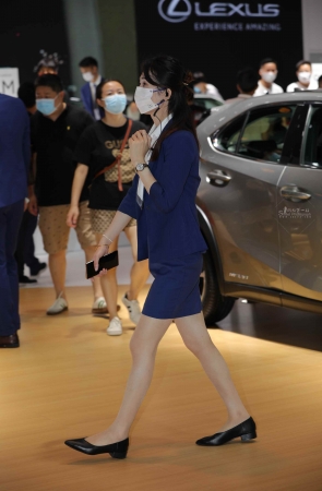 【街拍心灵】雷克萨斯销shou肉丝街拍美腿