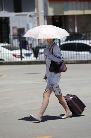 【街拍心灵】旗袍灰丝街拍空姐