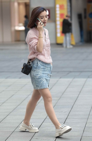 街拍肉丝少妇-21P