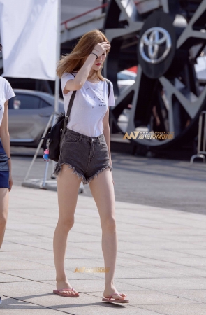 重庆车展热裤车模