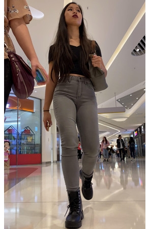 红唇紧身灰牛丰屯MM