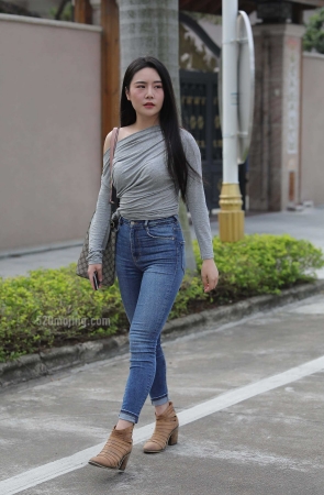 极品居家紧牛美少妇【套图+视频】