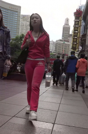 超级饱满美三角粉红色套装韵味美女