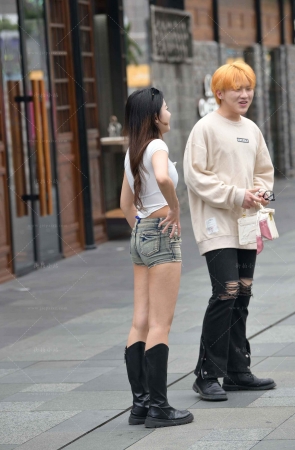 甜美的紧身热牛小姐姐