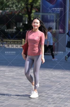 性感紧身裤少妇