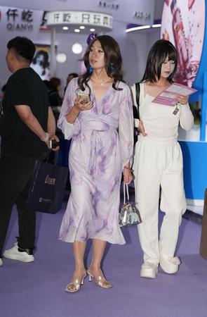 看走眼拍到重口味肉丝凉拖想吐