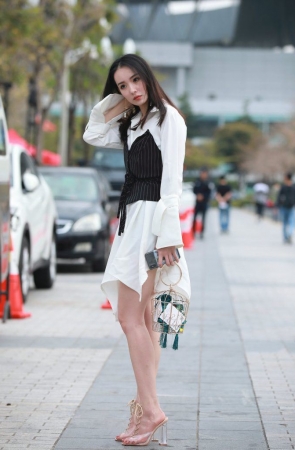 女神黑白搭配 [11P-35MB]