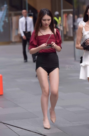 街拍大长腿气质高跟靓女