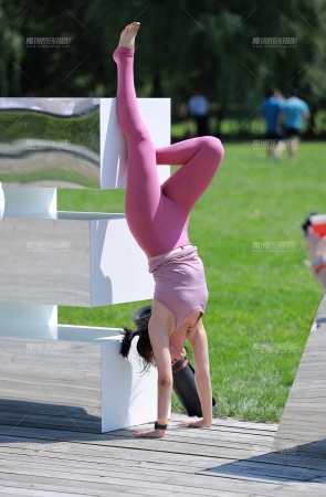 香汗淋淋瑜伽美女