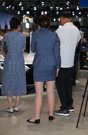 卖车的女主播那好有质感的R丝