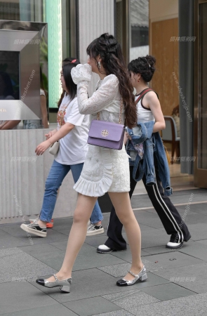 2357-11=36/夏日丝袜小姐姐 13P