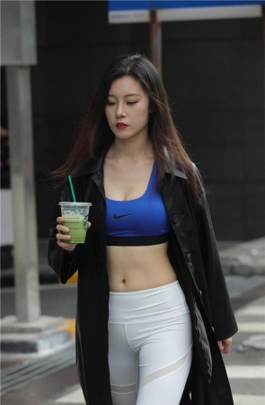 白色紧身瑜伽裤美女原版模拍图片MJ246[5.3G]