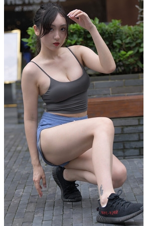 容易动情的女孩【套图+视频】