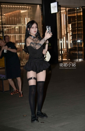 迷人长筒袜美女