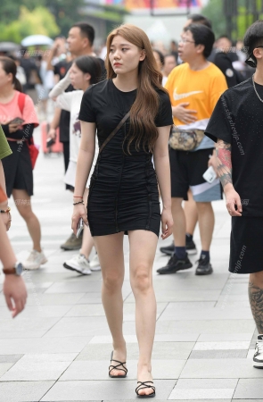 23731-8=53美腿女友 12P