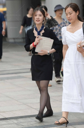 25415-9=48√路虎黑丝平底鞋销售 9P