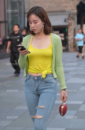 饱满紧牛小姐姐