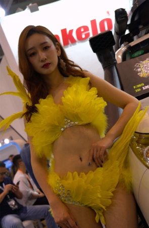 性感大长腿火辣身材高跟鞋美女靓模