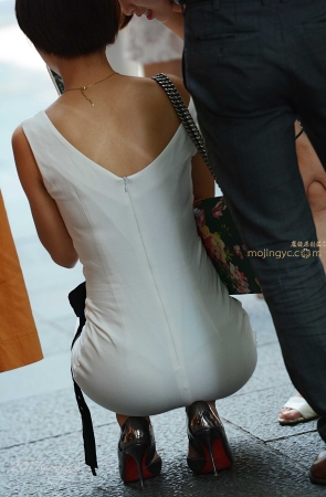 咔喳赛帖 —-深蹲方显姿色