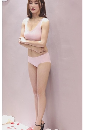 内衣模特美女[1.95G/MP4]