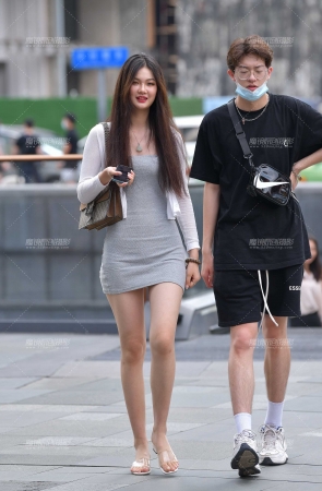 她来了，她又来了~