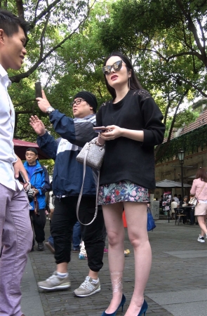 性感身材短裙高跟美女