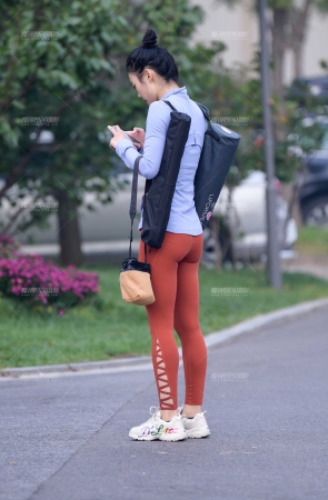 第1547篇巧遇瑜伽紧身美女