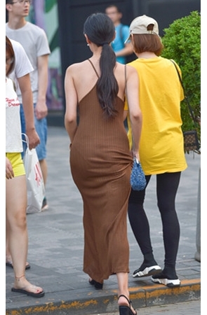 长裙美女(61P)[840M/JPG]