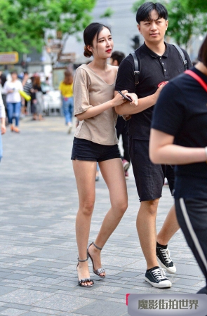 长腿热裤美女3A2545[136M]