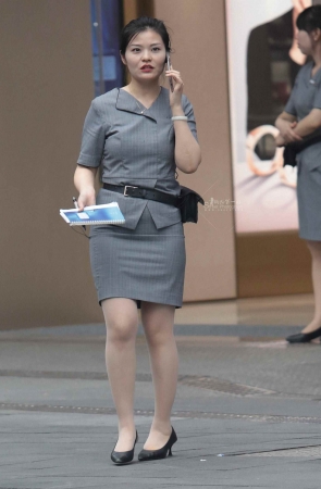 诱惑肉丝高跟街拍OL