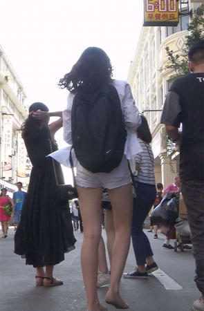 买东西的极品大白腿大学生MM