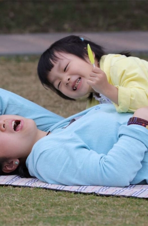 No854 典雅端庄美少妇的带汗袜套足底，新鲜原味，可好？