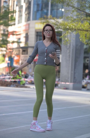 一始街拍作品 你的Teacher