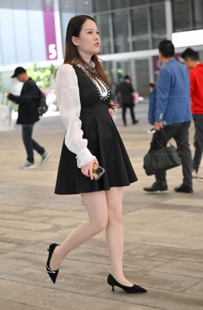 25228-27=68√肉丝，包头高跟素人 9P