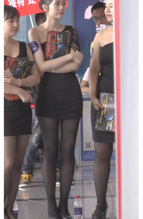 黑丝包臀裙美女