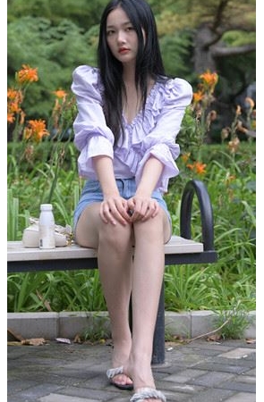 蓝色牛仔热裤长腿美女【套图+视频】