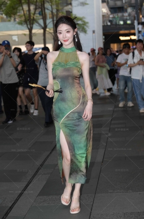 2474-1=225√白皙粉嫩肌肤美足美女【套图➕视频】 17P