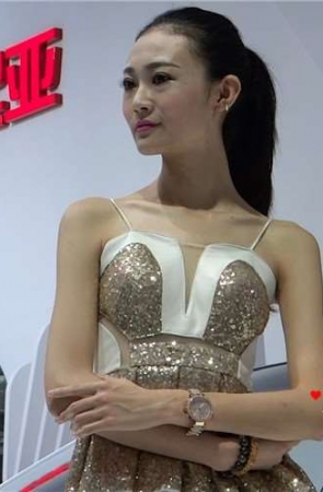 美女车模的极品玉足，令人垂涎三尺