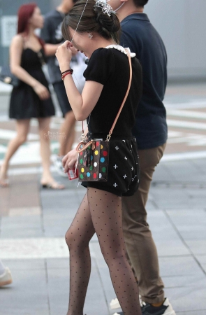 诱惑街拍黑丝shaofu