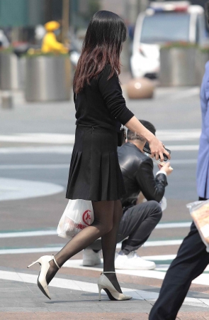 街拍黑丝高跟shaofu