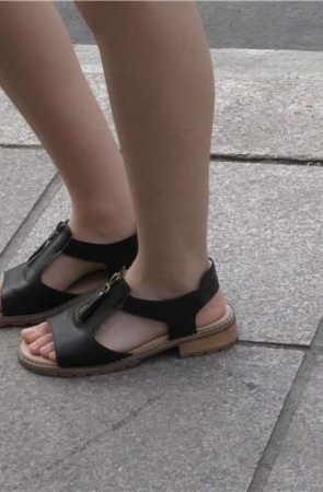 4k-近距离特写青春美少女的粉嫩美足