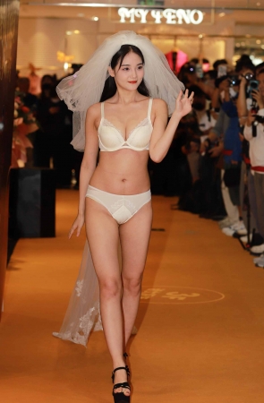 某商场内衣秀打包合集 8P