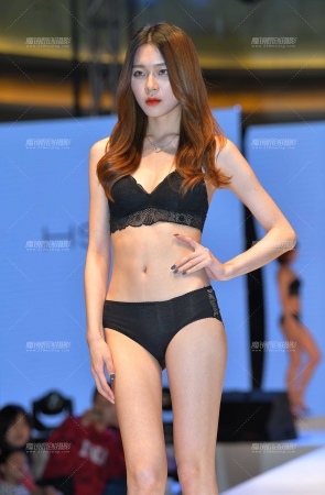 喜欢哪个？T台内衣SHOW